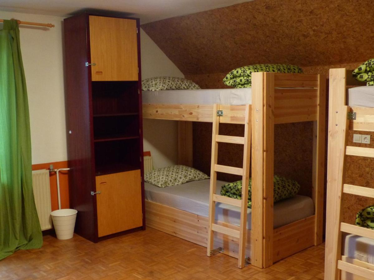 The Riverside Chill Hostel Блед Экстерьер фото